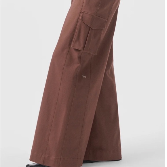 ALO Yoga Show Off Cargo Wide Leg Trouser, Burgundy Truffle Small - Picture 2 of 12
